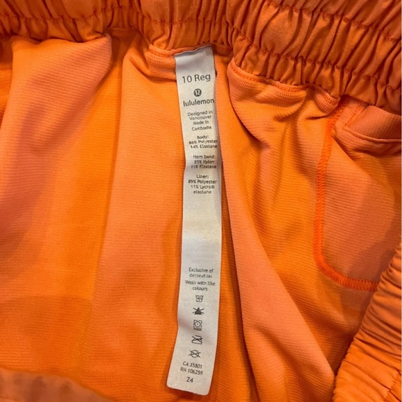 Lululemon Hotty Hot Short ll *2.5” Size 10 In Highlight Orange - Picture 4 of 10